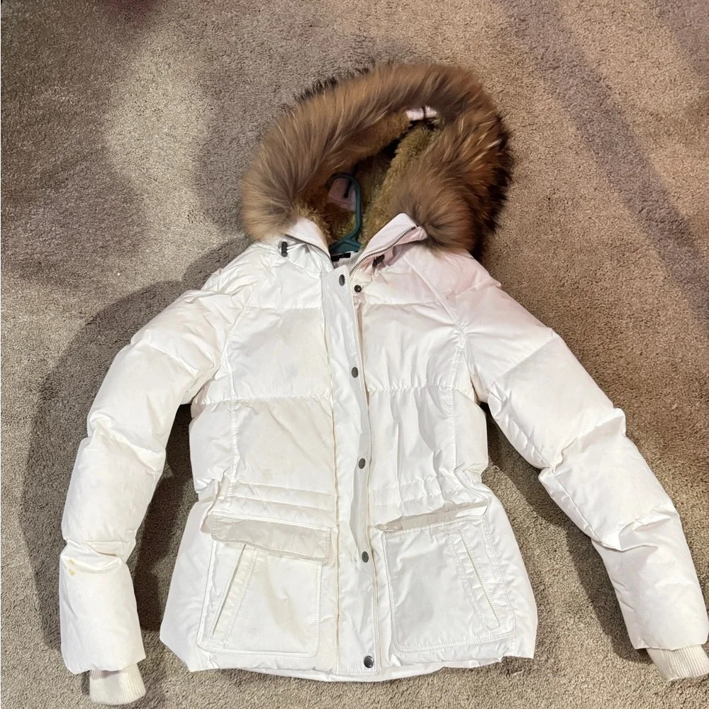 White hooded Theory puffer jacked size Medium